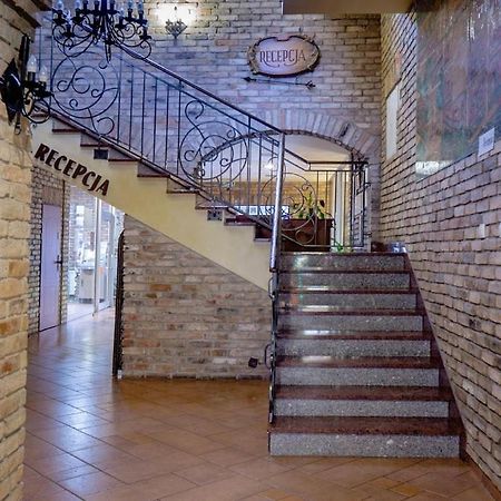 Hotel Bastion Kostrzyn nad Odra Bagian luar foto