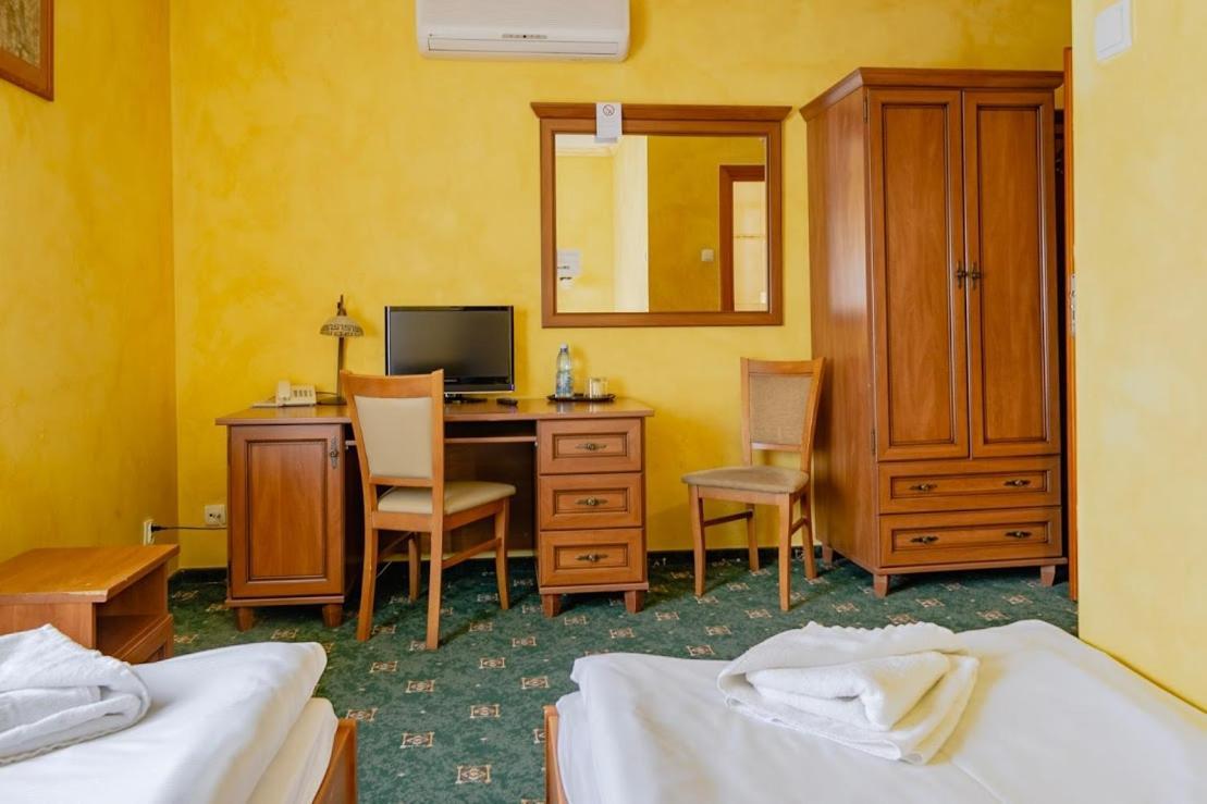 Hotel Bastion Kostrzyn nad Odra Bagian luar foto