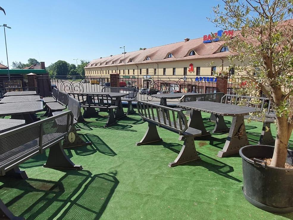 Hotel Bastion Kostrzyn nad Odra Bagian luar foto
