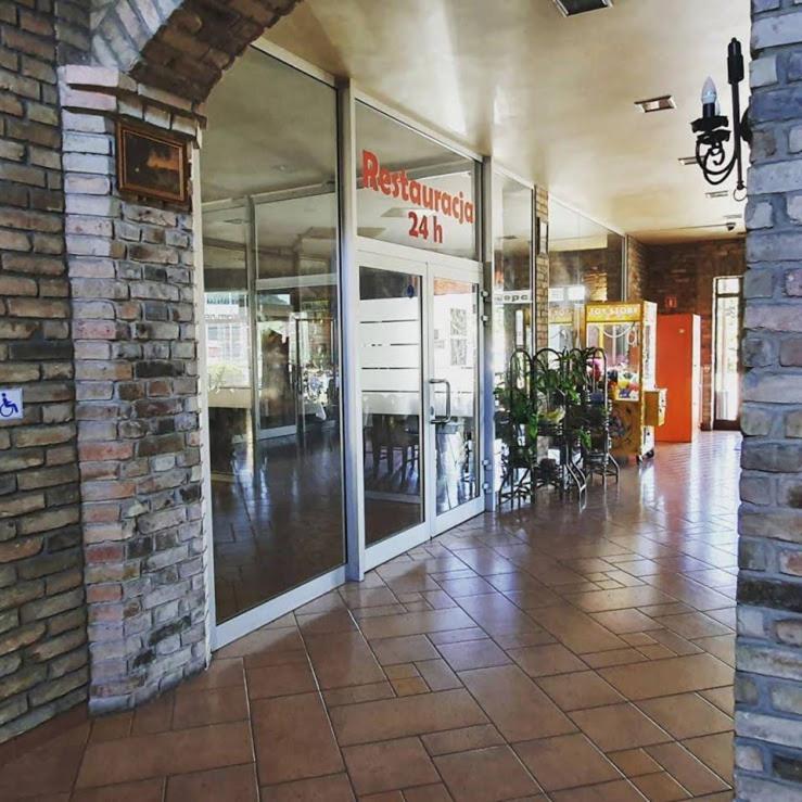 Hotel Bastion Kostrzyn nad Odra Bagian luar foto