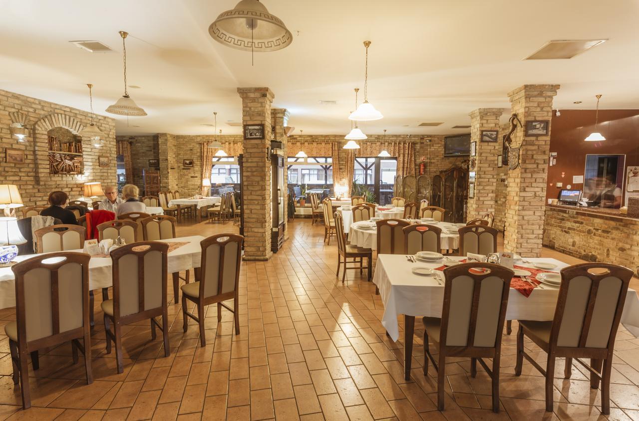 Hotel Bastion Kostrzyn nad Odra Bagian luar foto