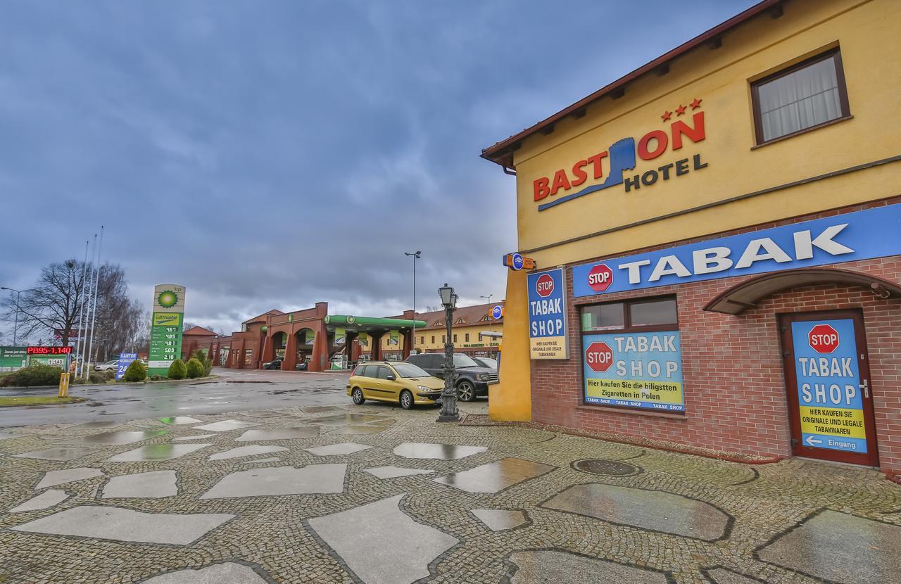 Hotel Bastion Kostrzyn nad Odra Bagian luar foto