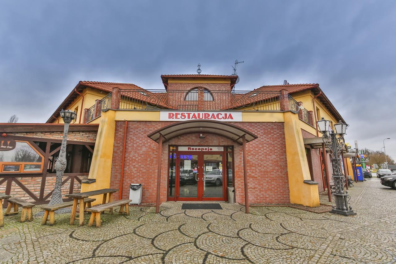 Hotel Bastion Kostrzyn nad Odra Bagian luar foto