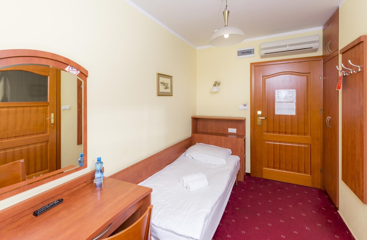 Hotel Bastion Kostrzyn nad Odra Bagian luar foto